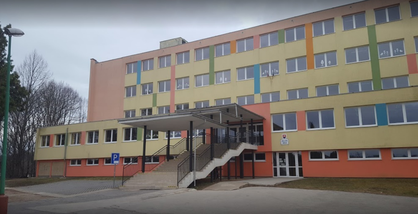 Viestova-Myjava-Elementary-School-in-Slovakia-1.png