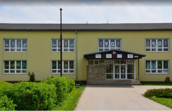 Zborov-Elementary-School-in-Slovakia-1.png